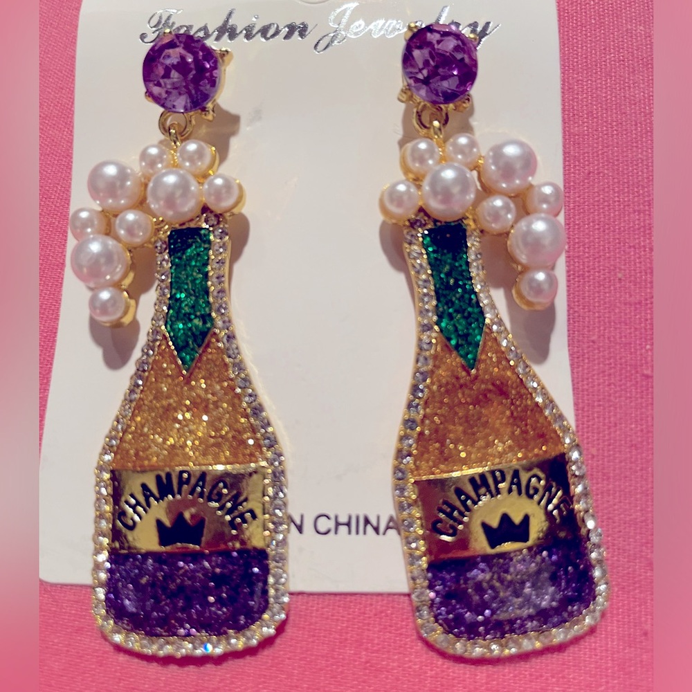 🍾 Champagne 🍾 Bottles/Mardi Gras Pierced Earrings 🍾
